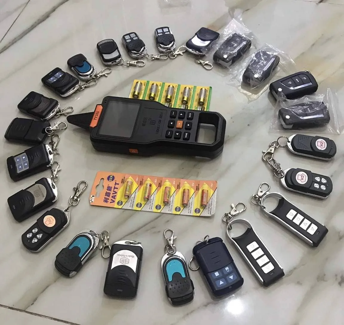 Làm chìa khóa cửa cuốn