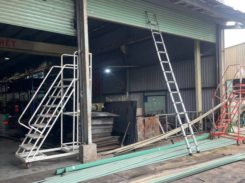 Sửa cửa cuốn giá rẻ 24/24 tại nhà gọi ngay Hùng Phát